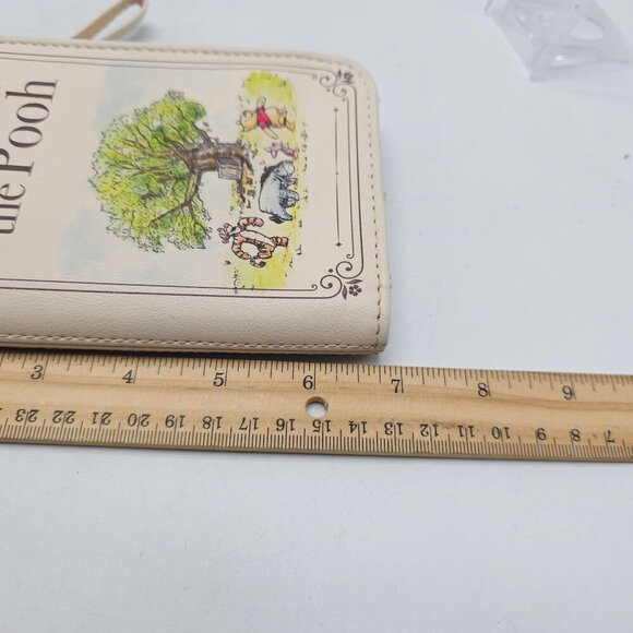 Disney Loungefly Winnie The Pooh Cream Zip Around Wallet With Wrist Strap - Picture 7 of 8